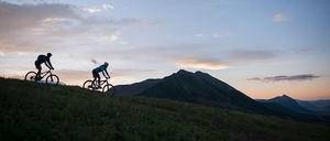 野外探险小百科：骑上山地自行车，让探险变得更狂野